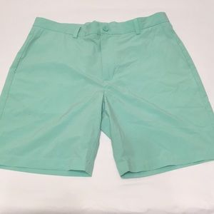 Vineyard vines Performance breaker shorts 34


B7